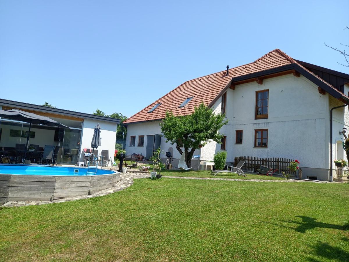 60 M² Ferienapartment Zentrumsnahe Mit Gartenbenutzung 施泰尔 外观 照片